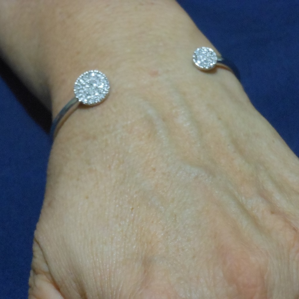 Stella & Dot,Silver tone open 2 disc bangle